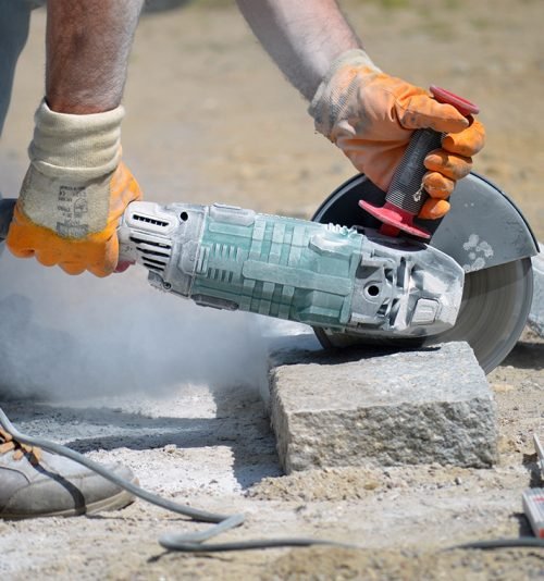 neelam279-cutting-granite-stones-8028375